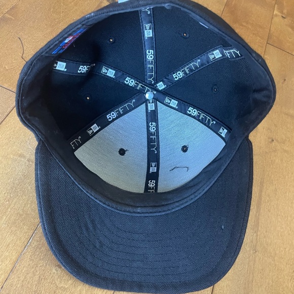 Boston Red Sox hat - Picture 2 of 4